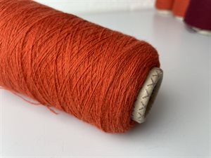Baby cones i 100% cashmere - mørk orange, 138 gram